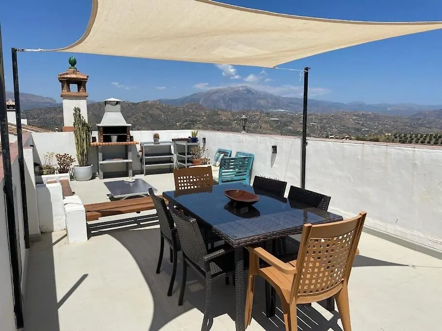 Casa Asilah, Your Serene Mountain Retreat Awaits! Cutar Casa de Férias