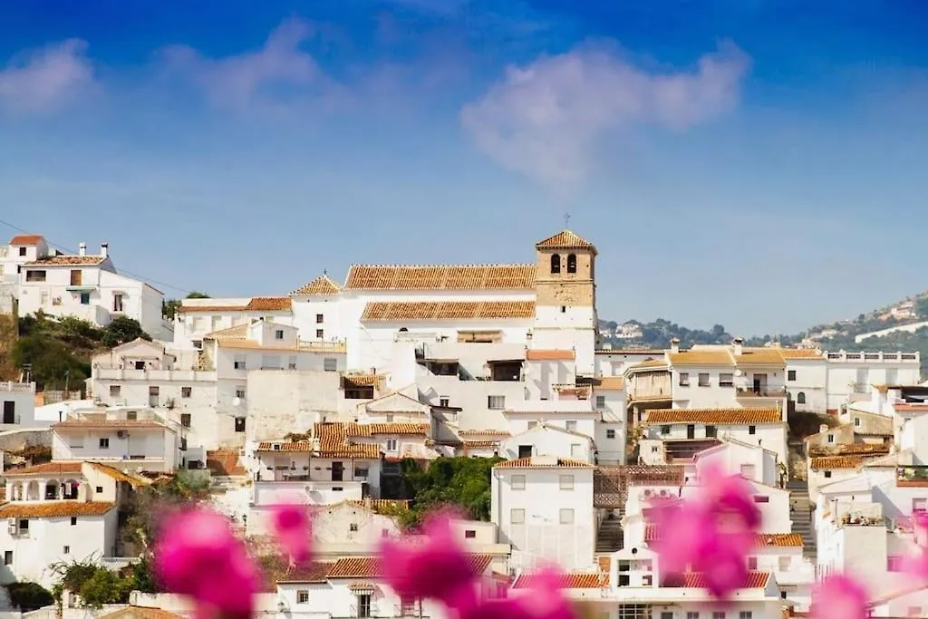 Casa Asilah, Your Serene Mountain Retreat Awaits! Cutar 0*,  Espanha
